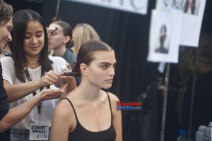 FashionWeekBackstage089